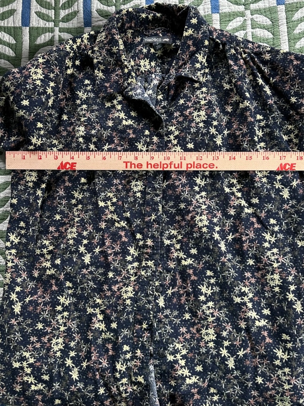 Toad&Co - Manzana Short Sleeve - Navy Ditsy print - Size S - Picture 2 of 3